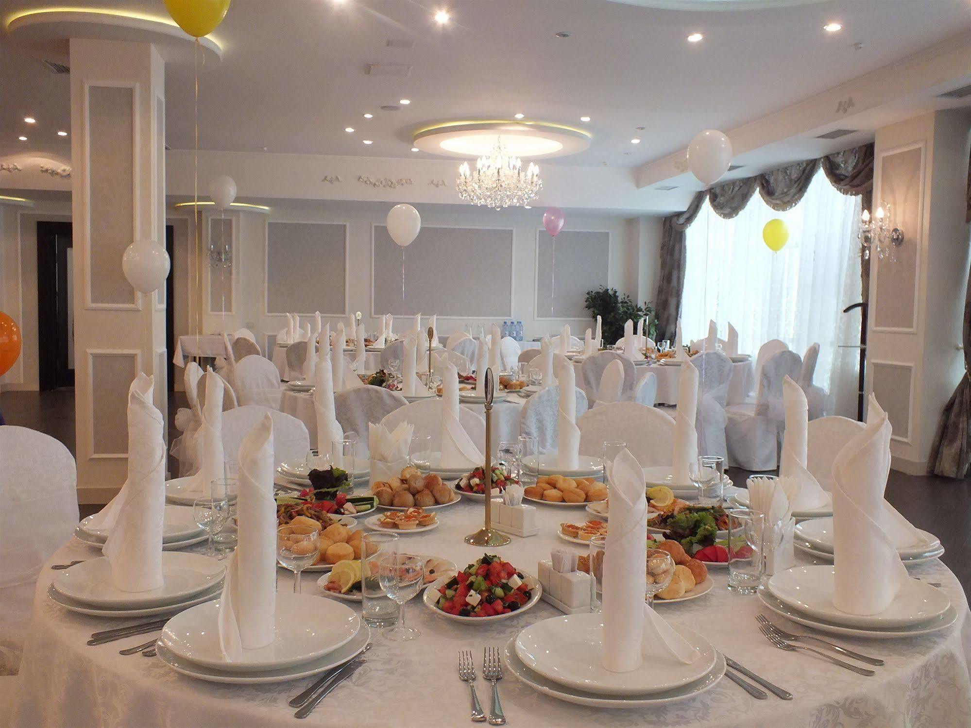 Reikartz Park Astana Ex-Royal Park Hotel & Spa Kültér fotó